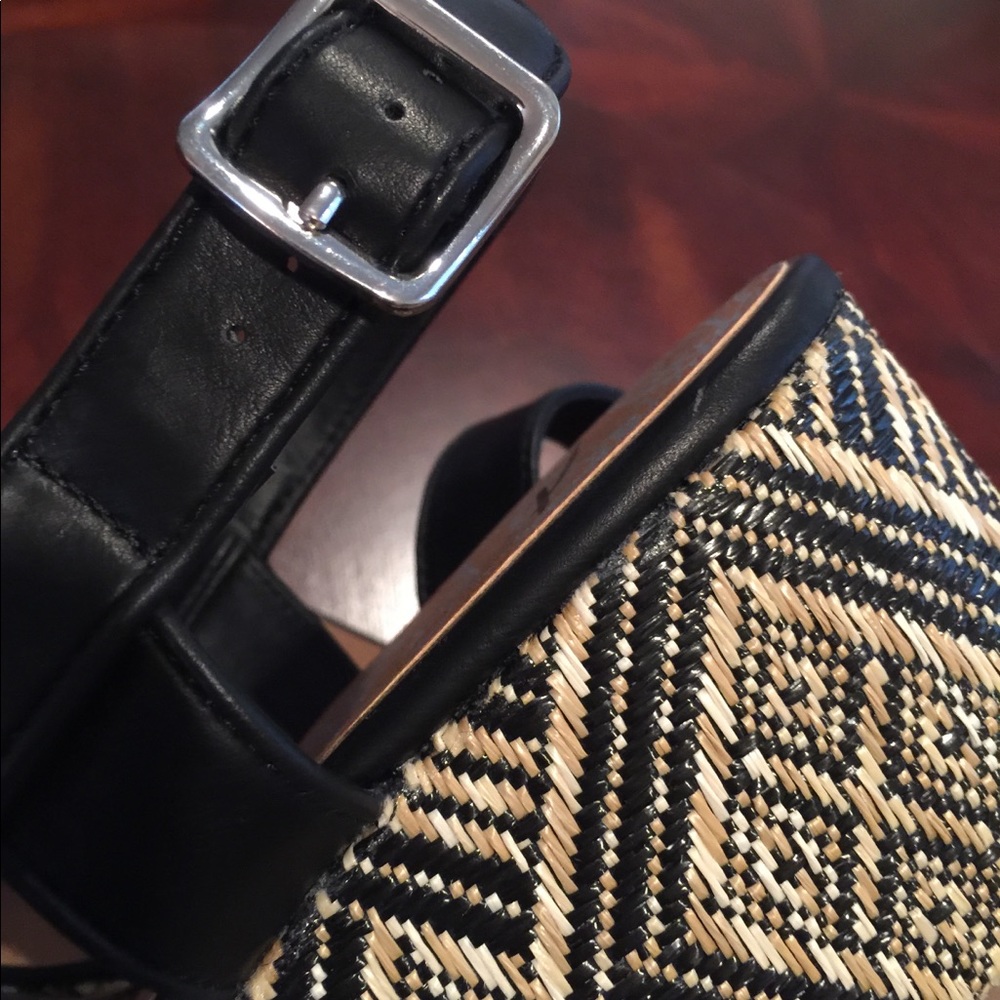 DV BRYNN Black Ankle Strap Wedge Sandals! - Picture 4 of 8